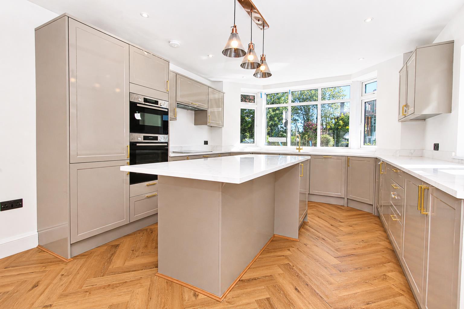 4 bed property in Upland Road, Sutton